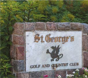 <h1>GOLF</h1><p>Get into the swing of things at one of four splendid golf courses in your neighbourhood. </p>